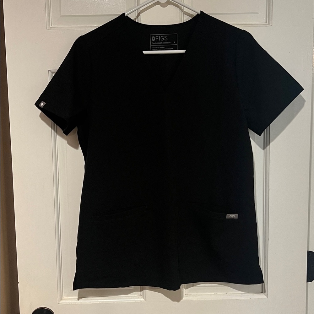 FIGS Casma Technical Collection Women’s Scrub Top Small – Black